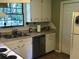  1072 Kentwood Cir, Charleston, Sc 29412 3 Beds 2 Baths 1,400 S in Charleston, SC (Photo 3 of 4)