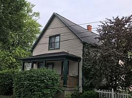 1101 11th St, Bay City, Mi 48708 3 Beds 2 Baths 1,056 Sqft in Bay City, MI (Photo 3 of 3)