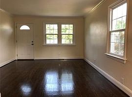 826 N Woodlawn Ave, Saint Louis, Mo 63122 3 Beds 1 Bath 952 Sqf in Saint Louis, MO (Photo 2 of 6)