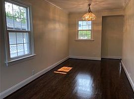 826 N Woodlawn Ave, Saint Louis, Mo 63122 3 Beds 1 Bath 952 Sqf in Saint Louis, MO (Photo 3 of 6)