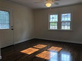 826 N Woodlawn Ave, Saint Louis, Mo 63122 3 Beds 1 Bath 952 Sqf in Saint Louis, MO (Photo 4 of 6)