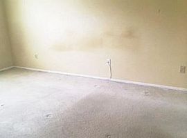 2 Beds 2 Baths 889  Sqft  Apt  in Orlando, FL (Photo 2 of 10)