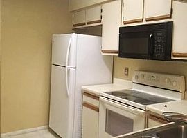 2 Beds 2 Baths 889  Sqft  Apt  in Orlando, FL (Photo 4 of 10)
