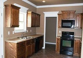 617 Sanibel St, Searcy, Ar 72143 3 Beds 2 Baths 1,432 Sqft in Searcy, AR (Photo 3 of 8)