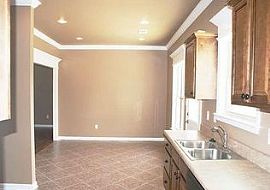 617 Sanibel St, Searcy, Ar 72143 3 Beds 2 Baths 1,432 Sqft in Searcy, AR (Photo 7 of 8)