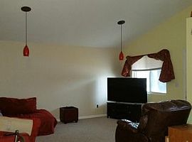 17541 E 10 Mile Rd, Roseville, Mi 48066 3 Beds 1 Bath 1,100 Sqf in Roseville, MI (Photo 3 of 9)