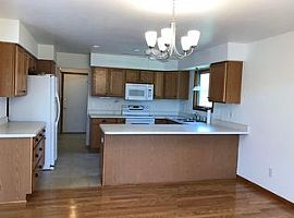 604 Heartwood Ln, Saline, Mi 48176 4 Beds 3 Baths 1,936 Sqft in Saline, MI (Photo 7 of 10)