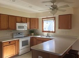 604 Heartwood Ln, Saline, Mi 48176 4 Beds 3 Baths 1,936 Sqft in Saline, MI (Photo 9 of 10)