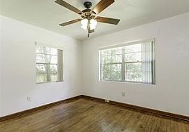 1740 Sw Williston Rd, Gainesville, Fl 32608 3 Beds 2 Baths 1,32 in Gainesville, FL (Photo 2 of 11)