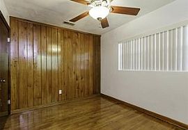 1740 Sw Williston Rd, Gainesville, Fl 32608 3 Beds 2 Baths 1,32 in Gainesville, FL (Photo 5 of 11)