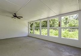 1740 Sw Williston Rd, Gainesville, Fl 32608 3 Beds 2 Baths 1,32 in Gainesville, FL (Photo 9 of 11)