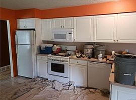 13691 Mark St, Southgate, Mi 48195 3 Beds 1.5 Baths 1,310 Sqft in Southgate, MI (Photo 5 of 7)