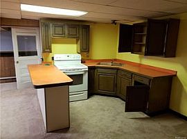 13691 Mark St, Southgate, Mi 48195 3 Beds 1.5 Baths 1,310 Sqft in Southgate, MI (Photo 6 of 7)