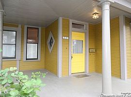 236 Claudia St, San Antonio, Tx 78210 2 Beds 2 Baths 2,055 Sqft in San Antonio, TX (Photo 2 of 7)