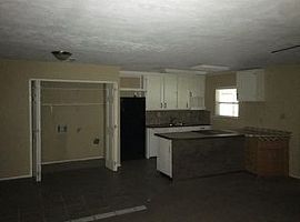 6924 Sandstone Ct, Fort Worth, Tx 76120 3 Beds 2 Baths 1,524 Sq in Fort Worth, TX (Photo 6 of 8)