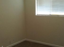 1615 W 5th Ave, Kennewick, Wa 99336 2 Beds 1 Bath 960 Sqft in Kennewick, WA (Photo 2 of 9)