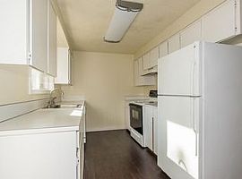 8100 Sw Thorn St, Tigard, Or 97223 3 Beds 1 Bath 990 Sqft in Tigard, OR (Photo 8 of 11)