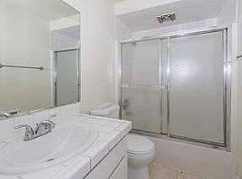 8100 Sw Thorn St, Tigard, Or 97223 3 Beds 1 Bath 990 Sqft in Tigard, OR (Photo 9 of 11)