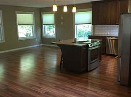 9020 Se 39th Ave, Milwaukie, Or 97222 2 Beds 1 Bath 2,099 Sqft in Milwaukie, OR (Photo 2 of 8)