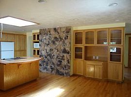 84801 Pheasant Ln, Pleasant Hill, Or 97455 4 Beds 3 Baths 3,436 in Pleasant Hill, OR (Photo 7 of 11)
