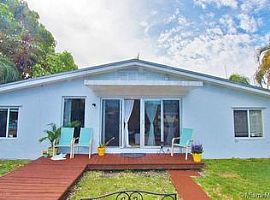 2721 Harding St, Hollywood, Fl 33020 in Hollywood, FL