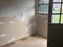 8120 Central St, Detroit, Mi 48204 3 Beds 1 Bath 986 Sqft in Detroit, MI (Photo 8 of 9)