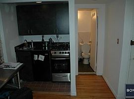 Unique Cozy Studio with Very Bright Southern Exposure in New York, NY (Photo 2 of 4)