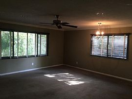 2 Bed 1 Bath Located in Downtown Orlando in Orlando, FL (Photo 4 of 9)