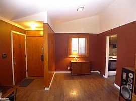 23283 Grabar Sq, Warren, Mi 48089 3 Beds 1 Bath 945 Sqft in Warren, MI (Photo 5 of 11)