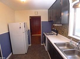 23283 Grabar Sq, Warren, Mi 48089 3 Beds 1 Bath 945 Sqft in Warren, MI (Photo 8 of 11)