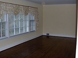 400 Kalmia Dr, Columbia, Sc 29205             in Columbia, SC (Photo 4 of 7)