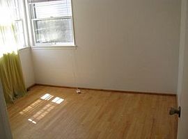 S Milwaukee St Denver, Co 80210 2 Beds 1 Bath 870 Sqft in Denver, CO (Photo 2 of 7)