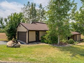833 Spring Hill Rd, Steamboat Springs, Co 80487 3 Beds 2 Baths  in Steamboat Springs, CO