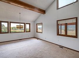 833 Spring Hill Rd, Steamboat Springs, Co 80487 3 Beds 2 Baths  in Steamboat Springs, CO (Photo 6 of 12)