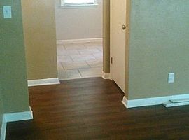 935 23rd St, Bettendorf, Ia 52722 2 Beds 1 Bath 720 Sqft in Bettendorf, IA (Photo 3 of 7)