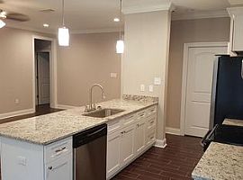 39 Adrienne St, Madisonville, La 70447 3 Beds 2 Baths 1,378 Sqf in Madisonville, LA (Photo 3 of 5)