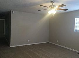 10221 Baribeau Ln, Indianapolis, in 46229 3 Beds 1 Bath 1,250 S in Indianapolis, IN (Photo 3 of 7)