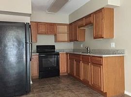 10221 Baribeau Ln, Indianapolis, in 46229 3 Beds 1 Bath 1,250 S in Indianapolis, IN (Photo 5 of 7)