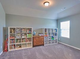 Like New 2500+ Sq Ft in Waxahachie, TX (Photo 2 of 11)