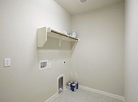 Like New 2500+ Sq Ft in Waxahachie, TX (Photo 6 of 11)