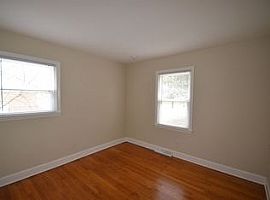 3012 Markland Dr, Charlotte, Nc 28208 3 Beds 1 Bath 904 Sqft in Charlotte, NC (Photo 3 of 7)