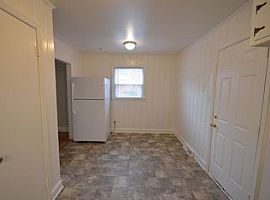 3012 Markland Dr, Charlotte, Nc 28208 3 Beds 1 Bath 904 Sqft in Charlotte, NC (Photo 5 of 7)