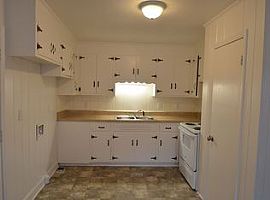 3012 Markland Dr, Charlotte, Nc 28208 3 Beds 1 Bath 904 Sqft in Charlotte, NC (Photo 6 of 7)