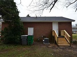 3012 Markland Dr, Charlotte, Nc 28208 3 Beds 1 Bath 904 Sqft in Charlotte, NC (Photo 7 of 7)