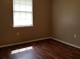 13 Pearl Ct, Gulfport, Ms 39503 3 Beds 2 Baths 1,350 Sqft in Gulfport, MS (Photo 2 of 8)