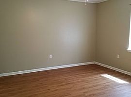 13 Pearl Ct, Gulfport, Ms 39503 3 Beds 2 Baths 1,350 Sqft in Gulfport, MS (Photo 3 of 8)