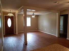 13 Pearl Ct, Gulfport, Ms 39503 3 Beds 2 Baths 1,350 Sqft in Gulfport, MS (Photo 5 of 8)