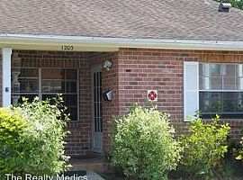 Townhome For Rent  in Orlando, FL