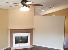  880 Gerardi Rd, Lexington, Ky 40509 3 Beds 2 Baths 1,306 Sqft in Lexington, KY (Photo 3 of 4)