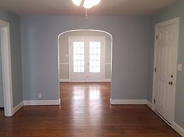  1005 Ardmore Dr, Louisville, Ky 40217 2 Beds 1 Bath 1,339 Sqft in Louisville, KY (Photo 3 of 4)